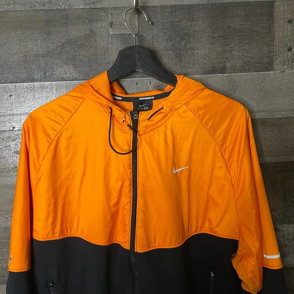 SOLD Nike Running Rain Jacket XL - Picture 2 of 4